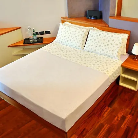 Apartamento Piazza Vesuvio 23 *